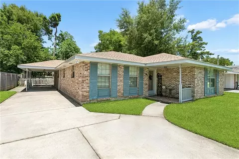 Exterior - 412 Markham Dr, Slidell, LA 70458 photo 2 of 4
