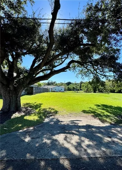 3053 Behrman Hwy, New Orleans, LA 70114