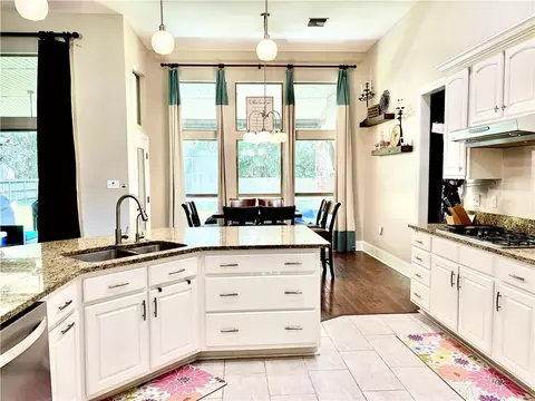 Kitchen - 304 Dockside Dr, Slidell, LA 70461 photo 4 of 5