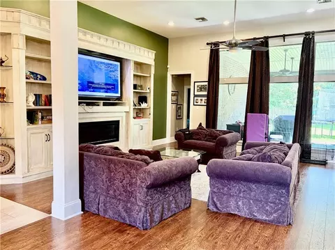 Living - 304 Dockside Dr, Slidell, LA 70461 photo 1 of 2