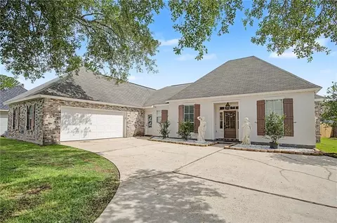 335 Quill Ct, Slidell, LA 70461