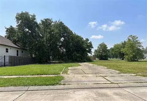 1805 Center St, Arabi, LA 70032