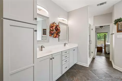 Bath - 13 Zee Ann Dr, Luling, LA 70070 photo 2 of 4