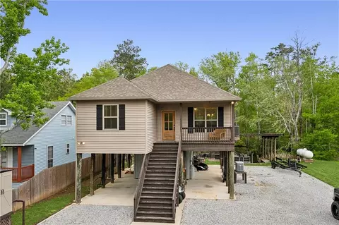 Exterior - 18313 Cusachs Dr, Covington, LA 70433 photo 2 of 4