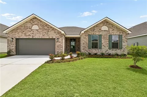 929 Laurel Oaks Dr, Waggaman, LA 70094