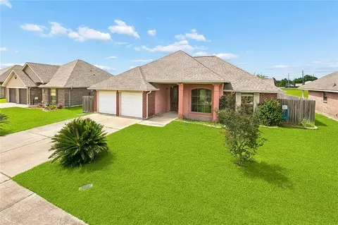 134 River Pointe Dr, Laplace, LA 70068