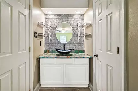 Bath - 128 Herwig Bluff Rd, Slidell, LA 70461 photo 1 of 4