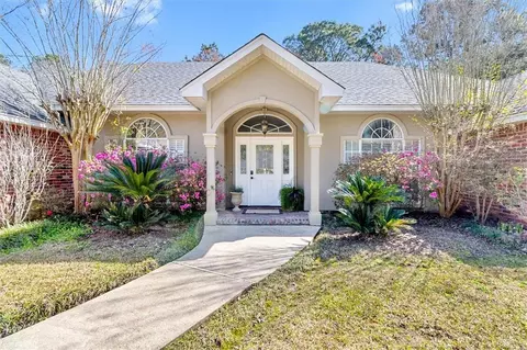 243 Westwood Dr, Mandeville, LA 70471