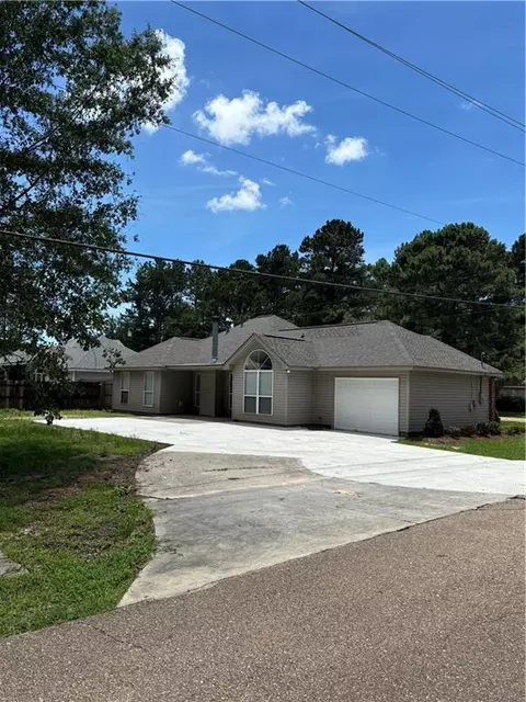 Exterior - 70274 L St, Covington, LA 70433 photo 3 of 3