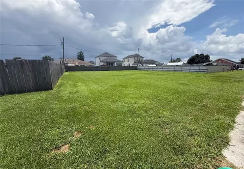 316 Ocelot Dr, Arabi, LA 70032