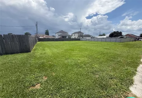 316 Ocelot Dr, Arabi, LA 70032