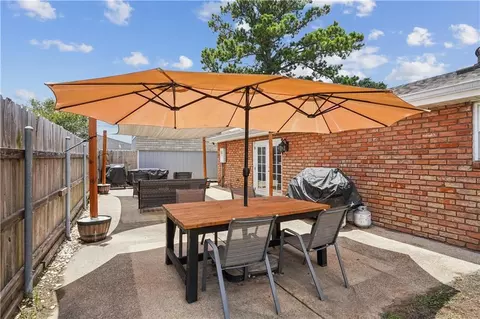 Exterior - 801 Cameron Ct, Kenner, LA 70065 photo 5 of 5