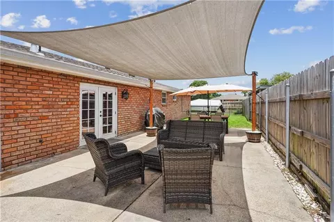 Exterior - 801 Cameron Ct, Kenner, LA 70065 photo 2 of 5