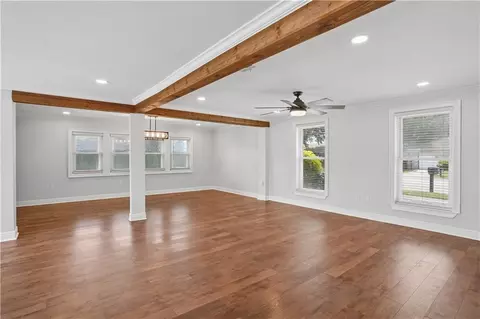 Living - 801 Cameron Ct, Kenner, LA 70065 photo 2 of 6