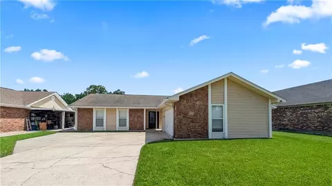 2740 Acorn St, Marrero, LA 70072