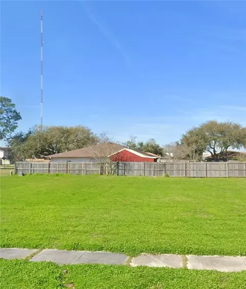 3608 Lyndell Dr, Chalmette, LA 70043