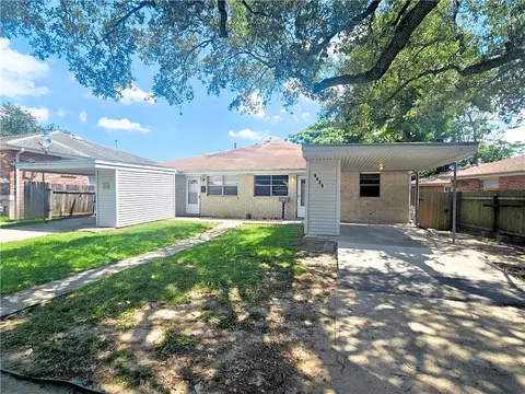 6425 27 Park Manor Dr, Metairie, LA 70003