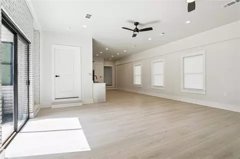 Living - 676 E Railroad Ave, Independence, LA 70443 photo 4 of 4