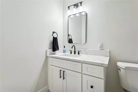 Bath - 676 E Railroad Ave, Independence, LA 70443 photo 5 of 5