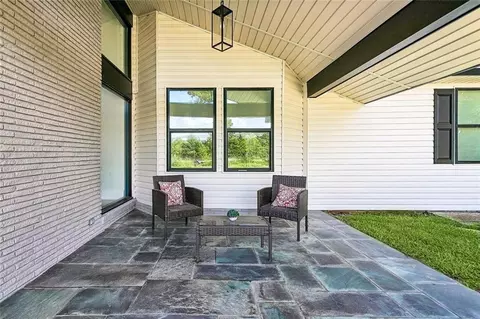Exterior - 676 E Railroad Ave, Independence, LA 70443 photo 5 of 9
