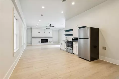 Living - 676 E Railroad Ave, Independence, LA 70443 photo 3 of 4