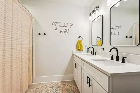 Bath - 676 E Railroad Ave, Independence, LA 70443 photo 4 of 5