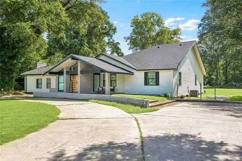 Exterior - 676 E Railroad Ave, Independence, LA 70443 photo 4 of 9