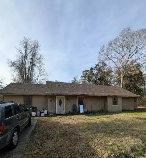 28442 Holly Dr, Lacombe, LA 70445