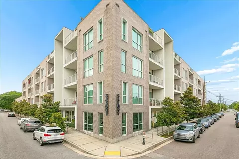 900 Bartholomew St #218, New Orleans, LA 70117