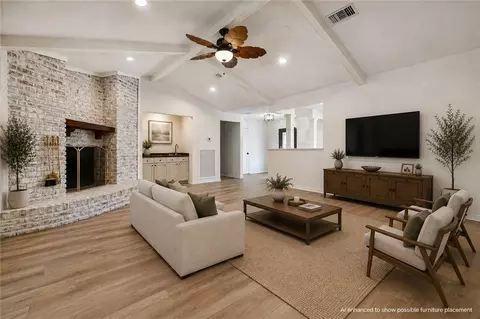 Living - 516 Terri Dr, Luling, LA 70070 photo 5 of 7