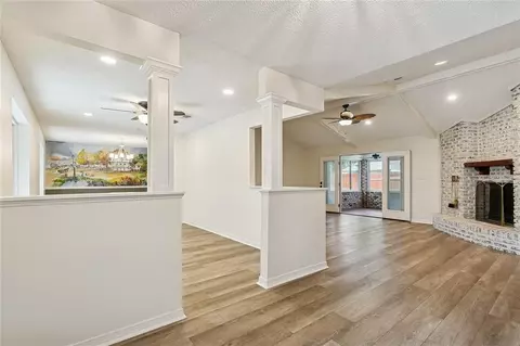 Living - 516 Terri Dr, Luling, LA 70070 photo 3 of 7