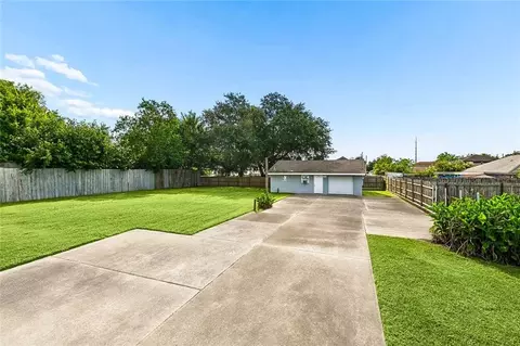 3613 Buffon St, Chalmette, LA 70043