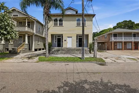 2220 Broadway St, New Orleans, LA 70118