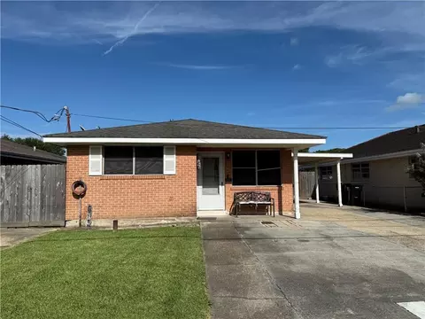 2031 W Beauregard St, Chalmette, LA 70043