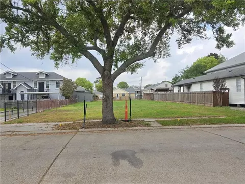 112 Papworth Ave, Metairie, LA 70005