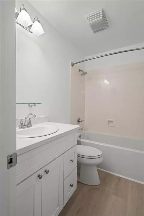 Bath - 72 Riverdale Dr, Covington, LA 70433 photo 5 of 5