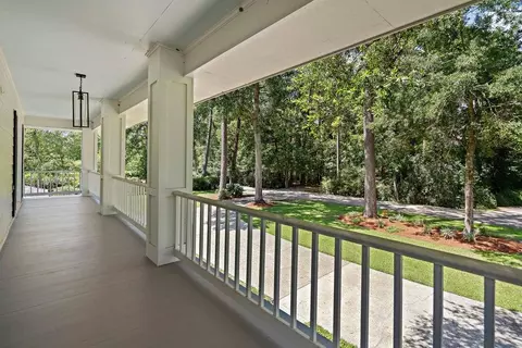 Exterior - 72 Riverdale Dr, Covington, LA 70433 photo 4 of 12