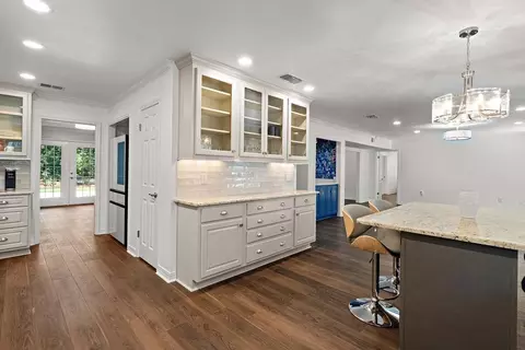 Kitchen - 72 Riverdale Dr, Covington, LA 70433 photo 4 of 6