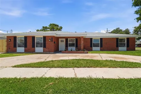 930 Cedre Dr, Westwego, LA 70094