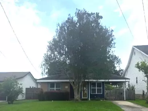 936 Oak Ave, Harahan, LA 70123