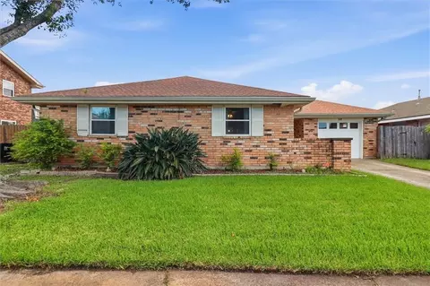 32 Anjou Dr, Kenner, LA 70065