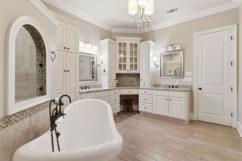 Bath - 428 N Corniche Du Lac Dr, Covington, LA 70433 photo 3 of 5