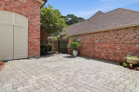 Exterior - 428 N Corniche Du Lac Dr, Covington, LA 70433 photo 4 of 6