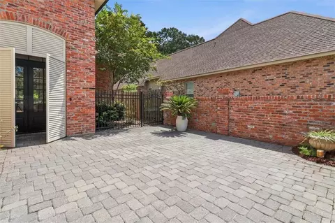 Exterior - 428 N Corniche Du Lac Dr, Covington, LA 70433 photo 3 of 6
