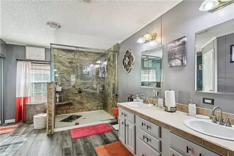 Bath - 37410 E Pinehill Dr, Slidell, LA 70460 photo 1 of 2