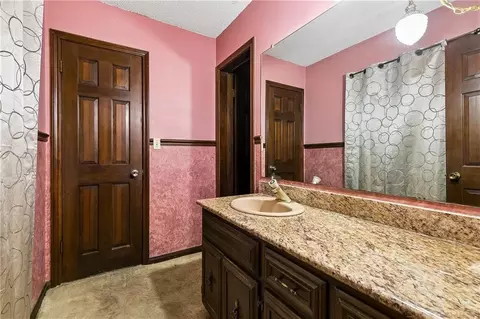 Bath - 17 Zee Ann Dr, Luling, LA 70070 photo 3 of 4