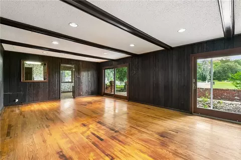 Living - 17 Zee Ann Dr, Luling, LA 70070 photo 2 of 5