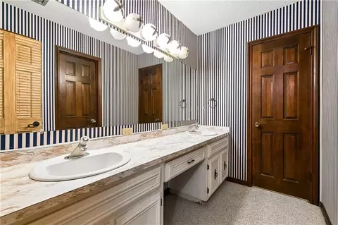 Bath - 17 Zee Ann Dr, Luling, LA 70070 photo 4 of 4