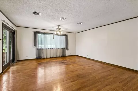 Living - 17 Zee Ann Dr, Luling, LA 70070 photo 5 of 5