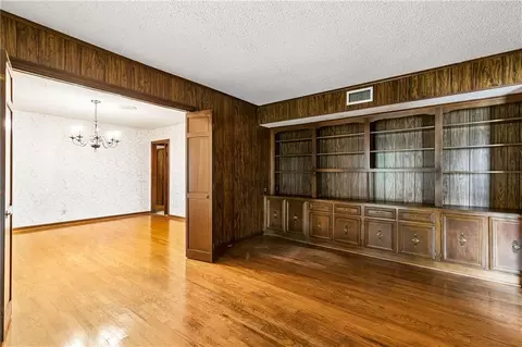 Living - 17 Zee Ann Dr, Luling, LA 70070 photo 3 of 5